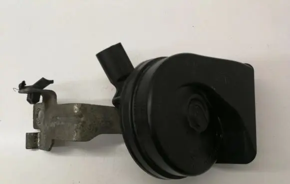 Volkswagen PASSAT B8 Horn signal 3Q0951221 3G0951182A