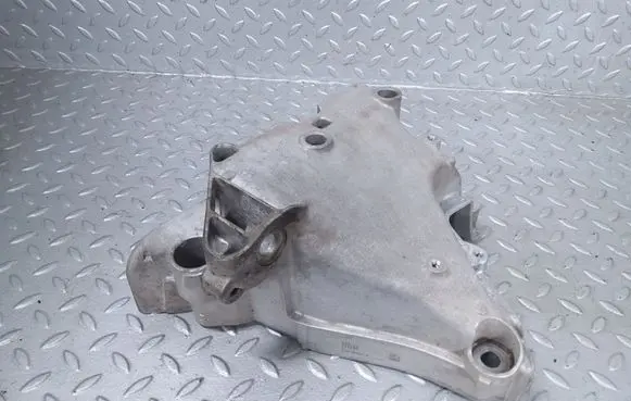 Volkswagen T-Roc Engine mounting bracket 05E199275G