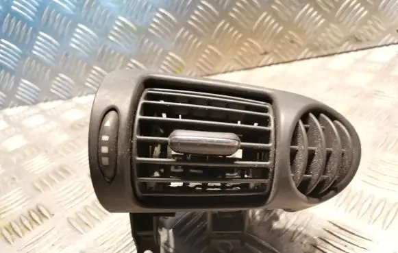 Mercedes-Benz C W203 Dashboard air vent grill cover trim 2038300654