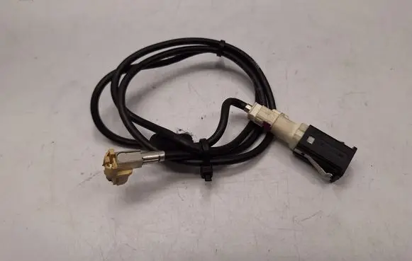 BMW X3 F25 USB socket connector 9237656 84109237656 61319167196