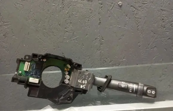 Volvo XC70 Wiper control stalk 30768101 05W17J