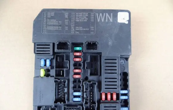 Nissan Leaf II (ZE1) Fuse box set 284B75SA5D