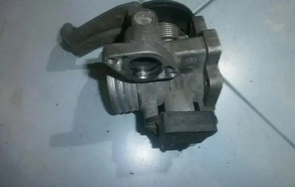 Renault Megane I Throttle valve 7700861679j