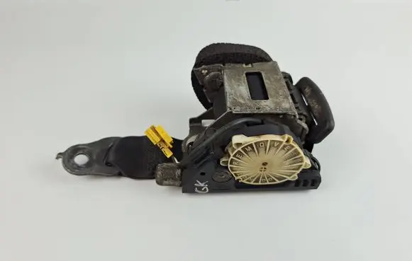 Mercedes-Benz C AMG W204 Rear seatbelt A2048608385