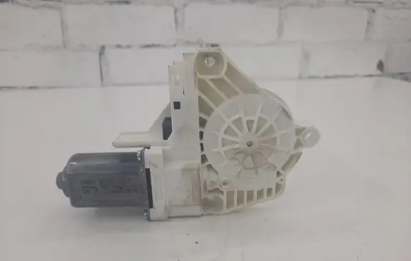 Audi A4 S4 B8 8K Front door window regulator motor 8K0959802A
