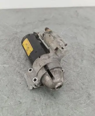 BMW 1 E82 E88 Starter motor 7823700