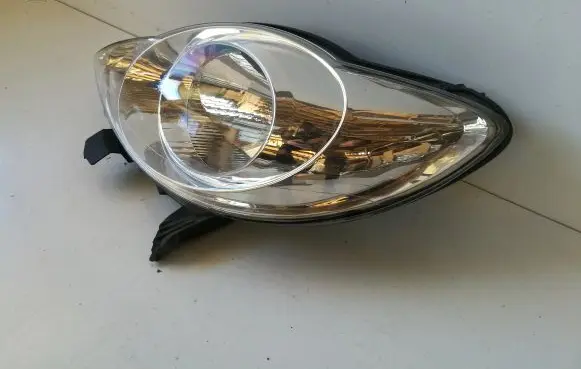 Peugeot 107 Headlight/headlamp 811500H030