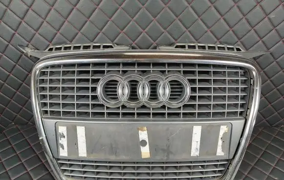 Audi A3 S3 8P Front bumper upper radiator grill 8P4853651