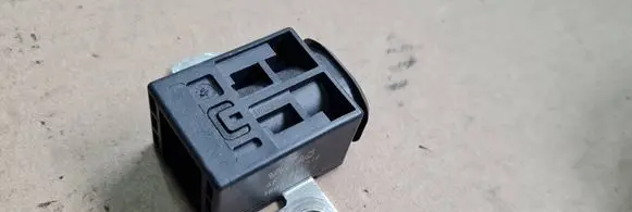 Audi A6 S6 C7 4G Battery relay fuse 4F0915519 180328