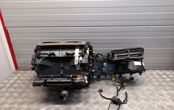 Alfa Romeo Stelvio Interior heater climate box assembly 00505401260