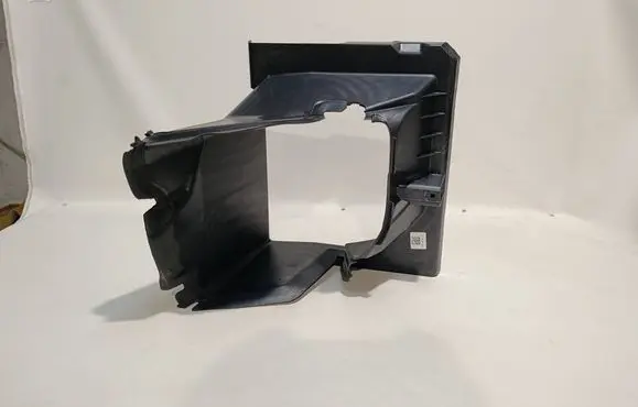 Land Rover Defender Intercooler air guide/duct channel L8B28C465AD
