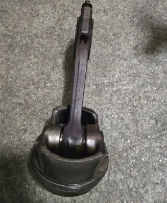 BMW 5 E39 Piston 11241437211 11251437046