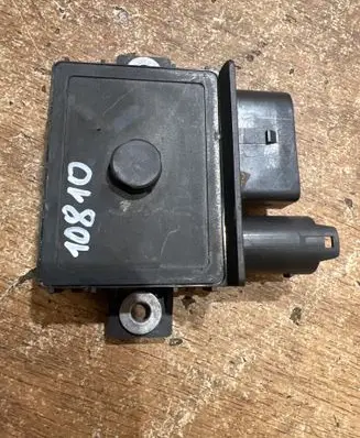 BMW 3 E90 E91 Glow plug pre-heat relay 2110022367