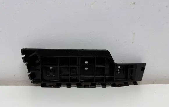 Suzuki Alto Rear bumper mounting bracket 7182268K00L