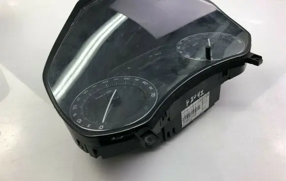 Skoda Octavia Mk2 (1Z) Speedometer (instrument cluster) 1Z0920842F F2042