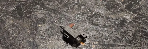 BMW 5 E60 E61 Engine mount vacuum valve 70231800
