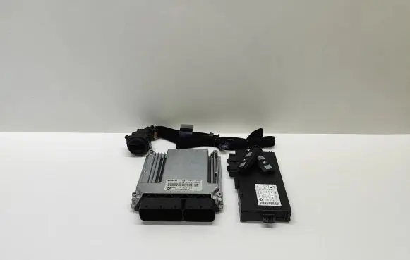BMW 5 E60 E61 Engine ECU kit and lock set 7811151 0281015130 DDE7811151