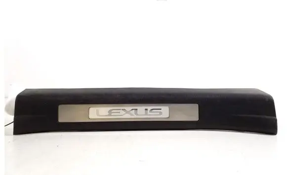 Lexus RX 330 - 350 - 400H Rear sill trim cover 67940-48010