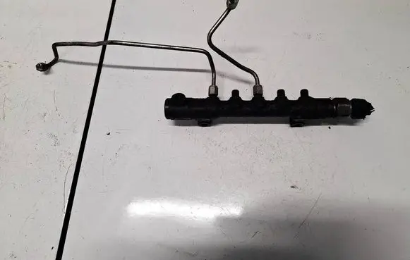 Toyota Avensis T270 Fuel main line pipe 8945820050