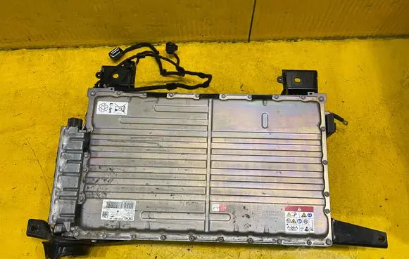 Audi Q8 Hybrid / electric car battery 4M6915099E 4M0915254S