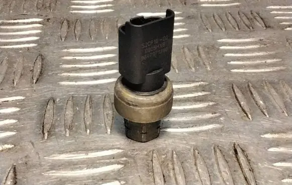 Air conditioning (A/C) pressure sensor