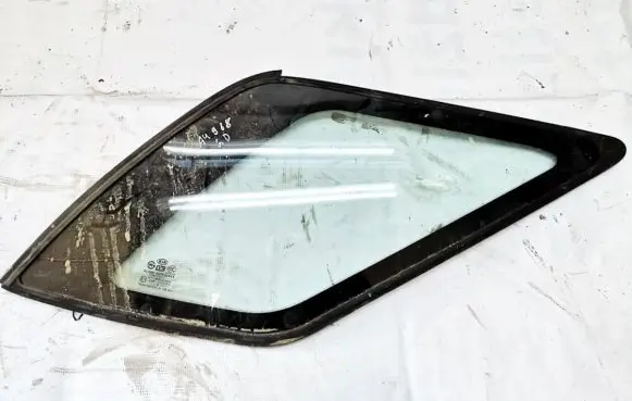 KIA Sorento Rear side window