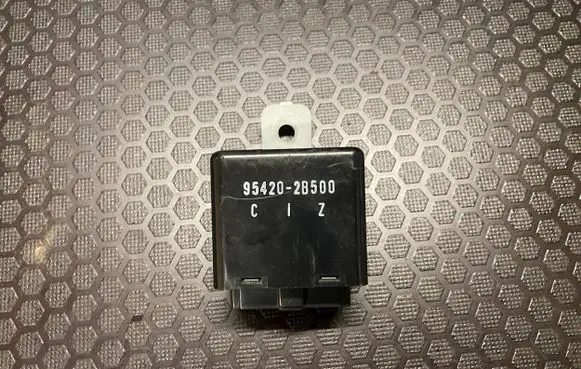 Hyundai Santa Fe Window wiper relay 954202B500