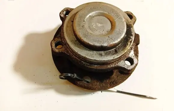 BMW 5 GT F07 Front wheel hub 228437501