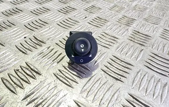 Citroen Xsara Picasso Wing mirror switch 185526
