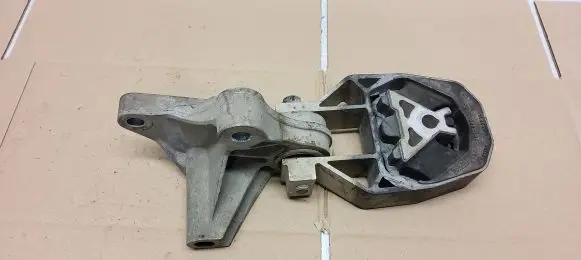 Ford Focus ST Gearbox mount CV616P082DC P112D532E16