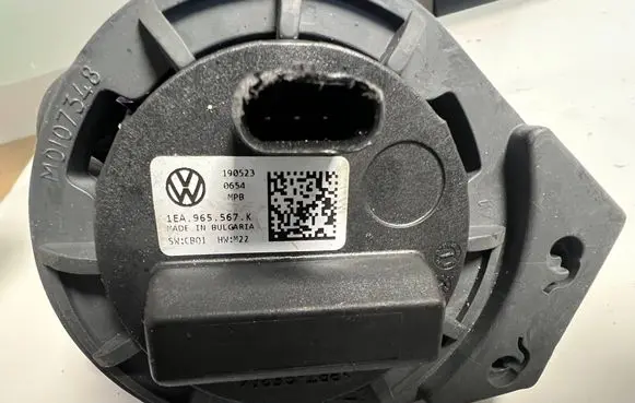 Skoda Enyaq iV Electric auxiliary coolant/water pump 1EA965567K
