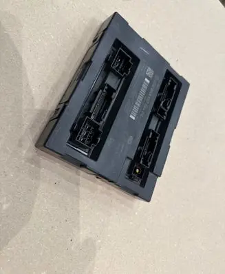 Audi A4 S4 B8 8K Comfort/convenience module 8K0907064DC 00002001