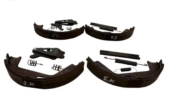 Volvo XC90 Handbrake/parking brake pads D87004HH
