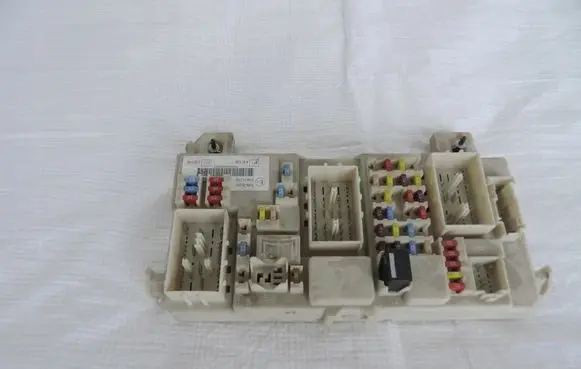 Ford C-MAX I Fuse box set 8M5T14014UBB