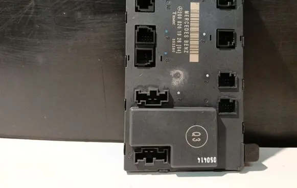 Mercedes-Benz CLK A209 C209 Door control unit/module 2098201926 353380