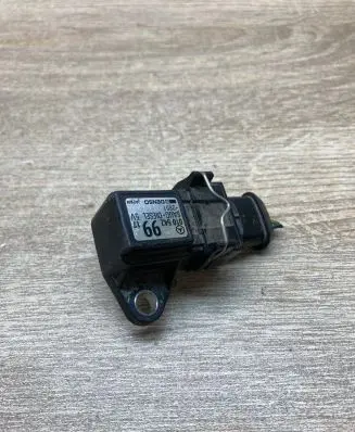 Mercedes-Benz E W210 Air pressure sensor 0105429917