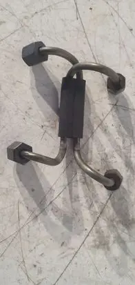 BMW 5 E39 Fuel injector supply line/pipe 
