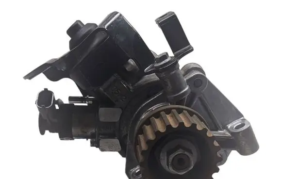 Dacia Sandero Fuel injection high pressure pump H8201434847 167007358R 0445010704