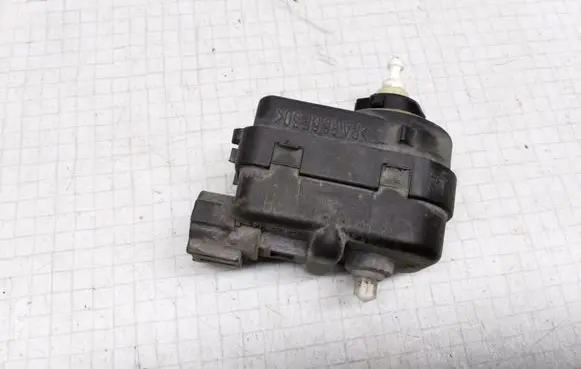 Nissan Almera N16 Headlight level adjustment motor 