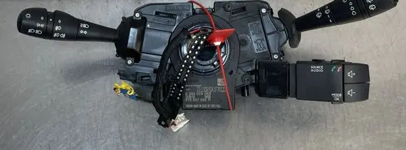Renault Captur Tailgate/trunk/boot open switch