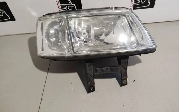 Volkswagen Transporter - Caravelle T5 Headlight/headlamp 7H1941016S 0301191302 13661367