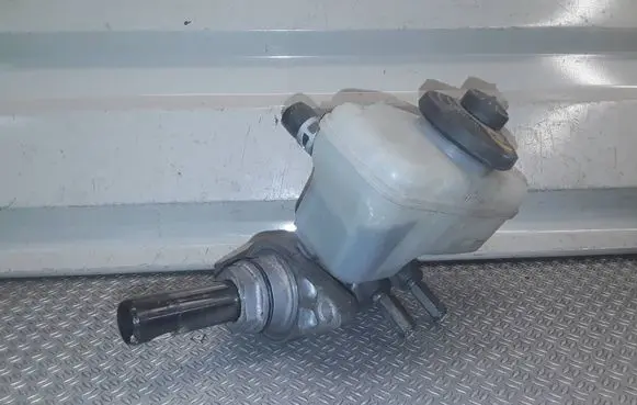 Lexus IS 220D-250-350 Master brake cylinder 