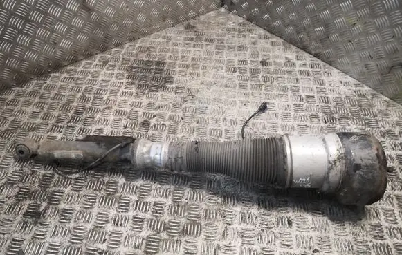 Mercedes-Benz S W221 Front shock absorber/damper 2213204913 A2213204913