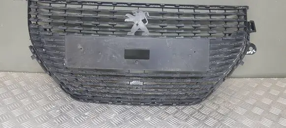 Peugeot 208 II Front bumper splitter molding 98232099