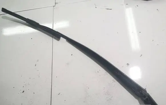 Toyota Yaris Front wiper blade arm 