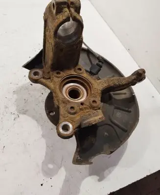 Skoda Superb B6 (3T) Front wheel hub spindle knuckle