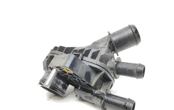 Thermostat/thermostat housing