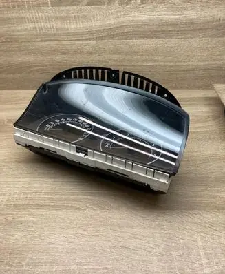 Speedometer (instrument cluster)