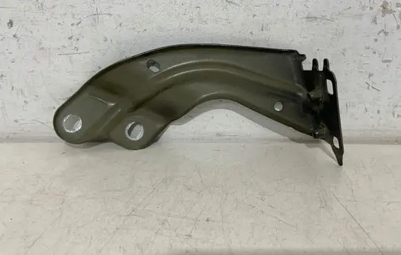 Volkswagen T-Roc Fender mounting bracket 2GA821135