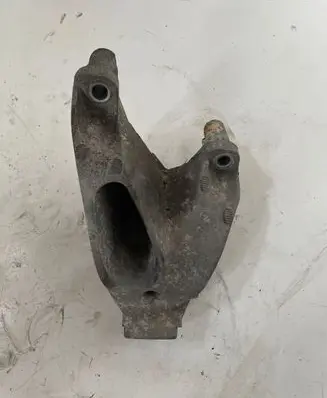 Audi A4 S4 B8 8K Engine mounting bracket 8K0199307